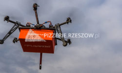 Dron jako dostawca pizzy